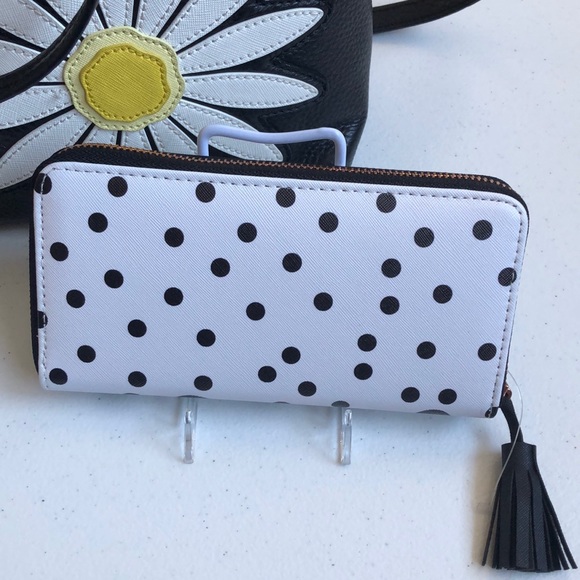 Maurices Handbags - Maurices Zip Around Wallet